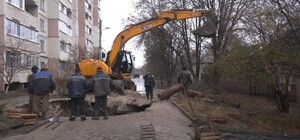 Затопило частный сектор: в Харькове прорвало трубу водопровода