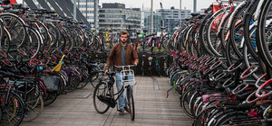 Возле полтавских школ установят велопарковки: где их разместят