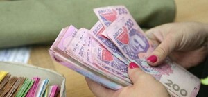 На какой срок: повышение минималки до 6500 гривен откладывается