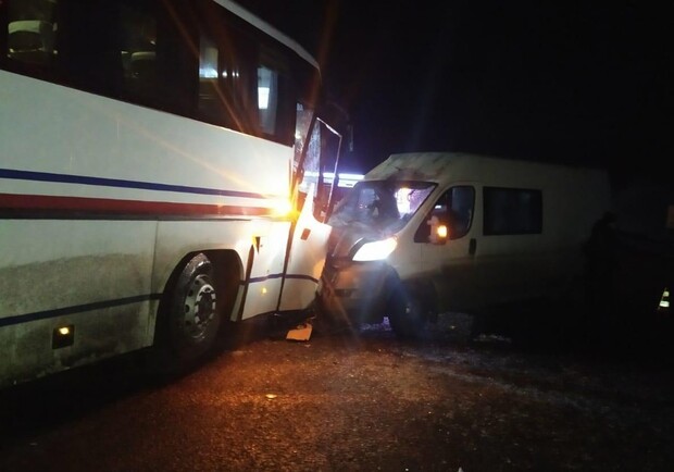 Под Харьковом столкнулись два пассажирских автобуса. Фото: полиция Харьковской области