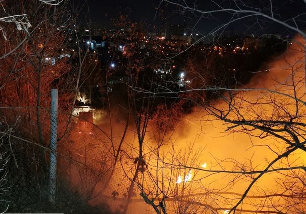 На Шевченко — крупный пожар (видео). Фото: @h_saltovka