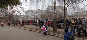 П'ятеро — в лікарні: у Червонограді школяр на уроці розпилив газовий балончик