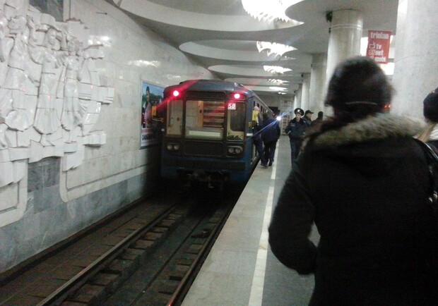 Что делать, если упал на рельсы в метро. Фото: antikor.com.ua