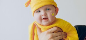 Замовляй послуги онлайн сама: у львівських пологових з'явилися ноутбуки