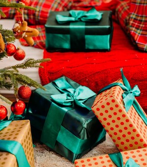 Положи под елочку: 8 вариантов унисекс-подарков на Новый год