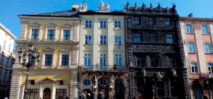 Інавгураційні ланцюги, монети, прикраси: у Чорній кам'яниці відкрили музей