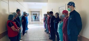 Фото дня: львівські лікарі віддають останню шану 47-річній донорці органів