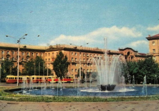Факт из истории: что должны были построить вместо площади Маяковского в Запорожье - фото "Типичное Запорожье"