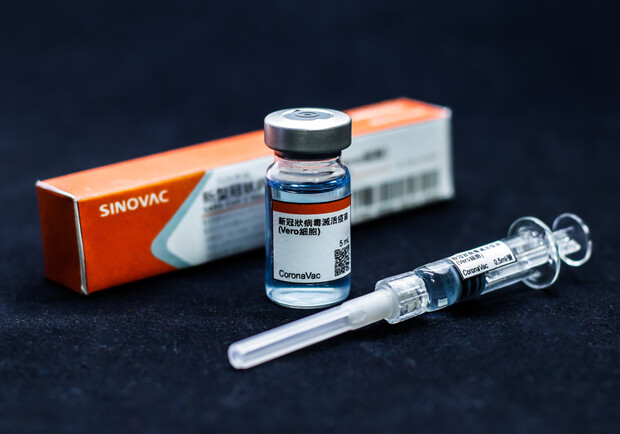 В Харькове планируют производить китайскую вакцину CoronaVac от коронавируса. Фото: zn.ua