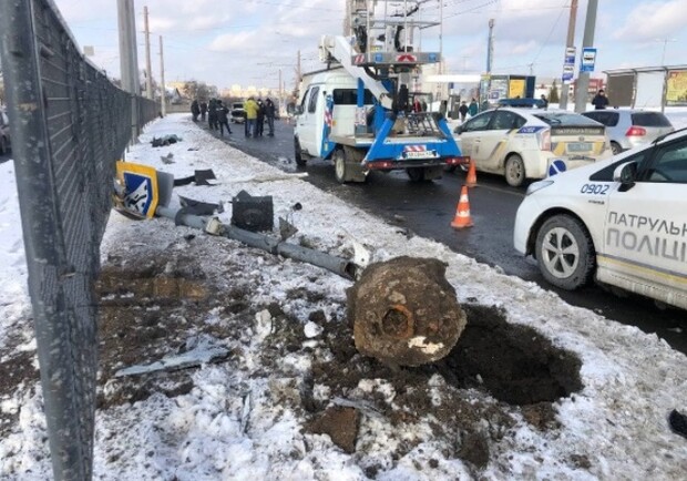 В Харькове легковушка попала в ДТП и насмерть сбила женщину. Фото: ХС