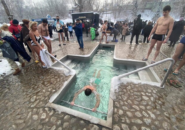 Как харьковчане празднуют Крещение 2021. Фото: objectiv.tv