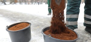 Львів надихає: доріжки у Варшаві теж посипатимуть кавою 