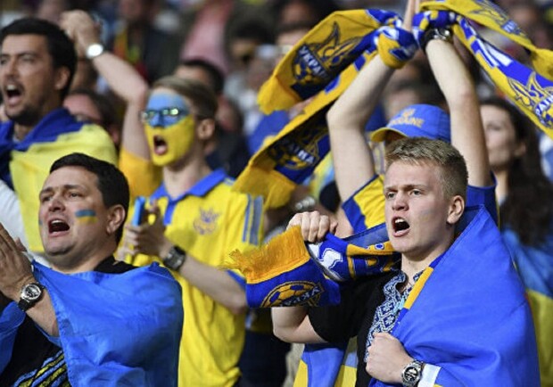 В украинской Премьер-лиге рассказали, когда болельщики смогут посещать футбольные матчи. Фото: football24.ua