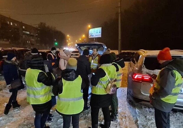 В Харькове волонтеры прочесывают Лесопарк в поисках пропавшего подростка. Фото: ХС