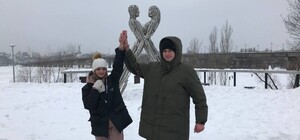 Проверка чувств: на Березняках влюбленные сковали руки цепью на 3 месяца