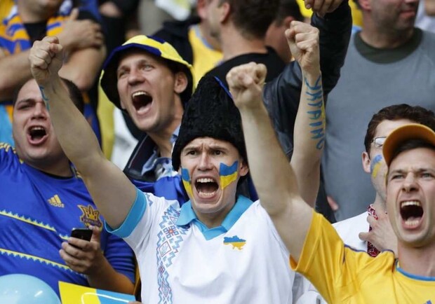 Болельщики могут посещать спортивные матчи в Украине, но с ограничением. Фото: unian.net