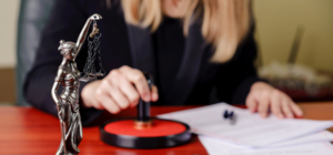 Оформить наследство и удостоверить сделку: в харьковском Доме недвижимости появился нотариальный сервис