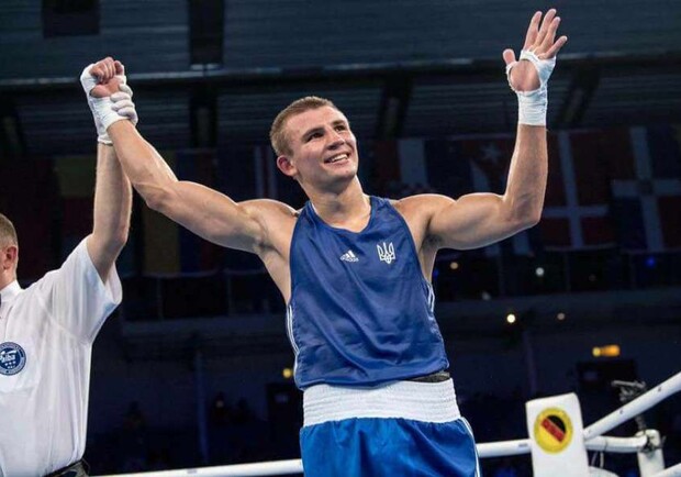 Украинский боксер Александр Хижняк выиграл бой за минуту. Фото: xsport.ua