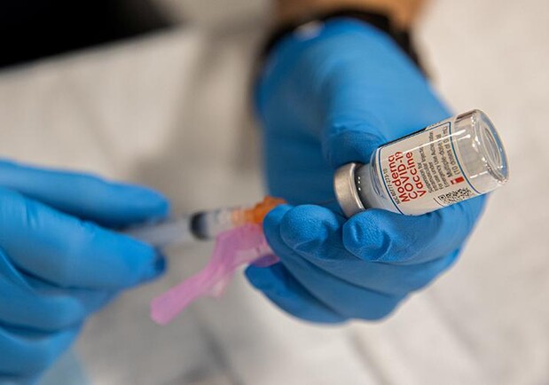 Гид по вакцинам от коронавируса, которыми могут прививать в Украине. Фото: pnk.tv