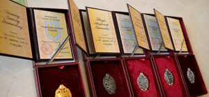 Подарок к 8 марта: президент наградил четырех жительниц Одесской области