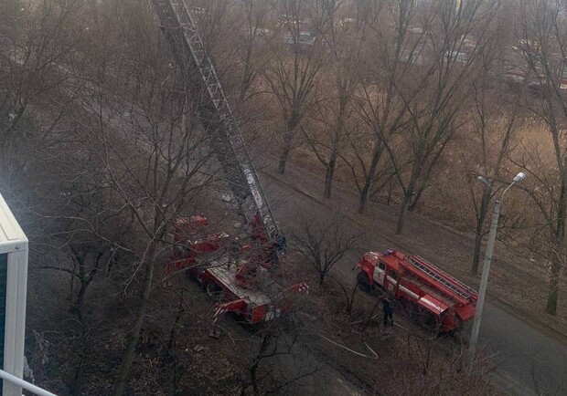 На Салтовке — пожар в 12-этажке. Фото: ГУ ГСЧС Украины в Харьковской области