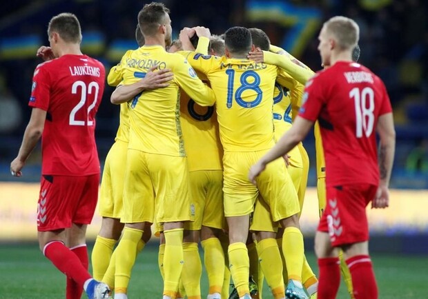 Суд оставил в силе техническое поражение сборной Украины по футболу. Фото: rbc.ua