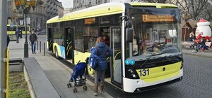 Стався серцевий напад: львівські контролери врятували життя чоловікові