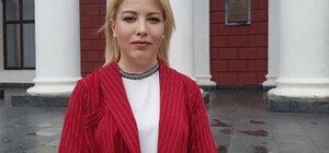 Собирает в биткоине: на что заработала директор 