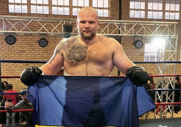 Украинский боксер Игорь Шевадзуцкий отправил соперника в нокаут. Фото: tsn.ua