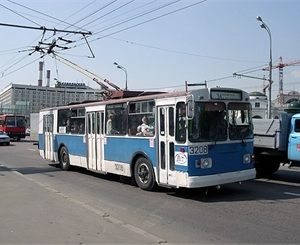Фото kp.ua. Три месяца 11-троллейбус будет ездить по другому маршруту. 