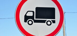 Разгрузить дороги: в Одессе хотят запретить проезд грузовиков в часы пик 