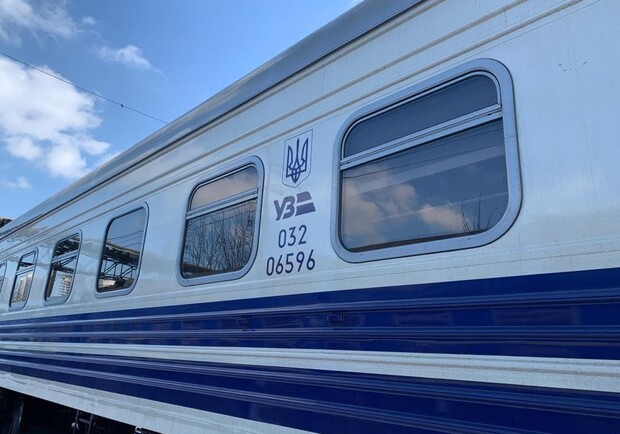 Укрзализныця запускает 11 доппоездов по Украине. Фото: Facebook/Укрзализныця