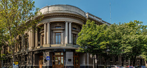 Архив ждет лучшего места: что теперь находится в бывшем здании Нацбанка