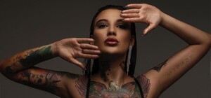 Не узнать: порноактриса из Днепра показала, как выглядела до пластики (фото)