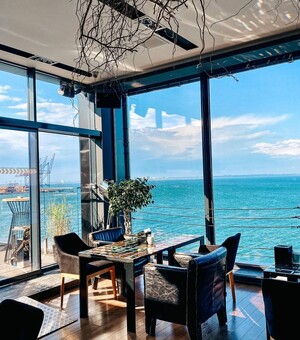 Полный релакс: 10 заведений в Одессе с шикарным видом на море 