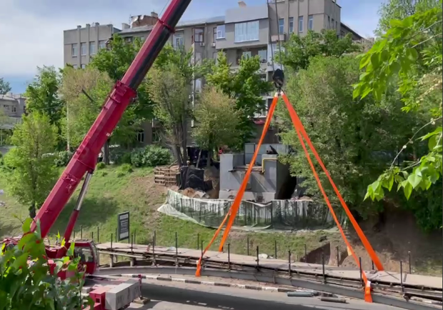 В центре Харькове демонтировали пешеходный виадук