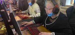 Школьники против пенсионеров: в Одессе установили интересный рекорд 