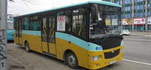 Получила сотрясение мозга: в Борисполе девушка выпала из салона маршрутки