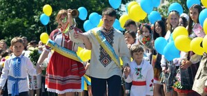 Прощай, школа: в Днепропетровской области выпустились более 17 тысяч детей