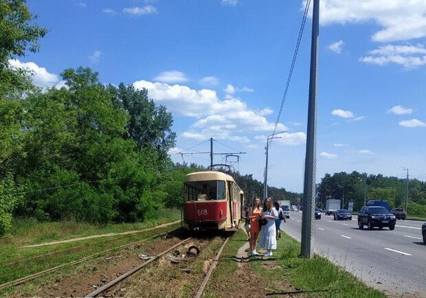 На Журавлевке трамвай снес столб. Фото: t.me/hueviykharkov