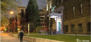 Смотри визуализации: над входом в ХНУ имени Каразина установят памятник