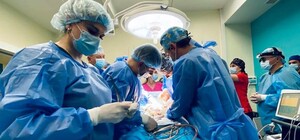 Продовжує битися: у Львові провели десяту трансплантацію серця