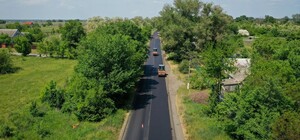 Работа кипит: в Днепропетровской области ремонтируют важную дорогу