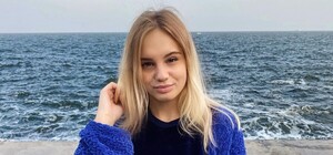 Отличилась: фото одесской выпускницы опубликовал известный бренд