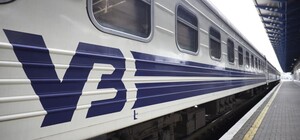 Упал с верхней полки: в поезде Рахов-Киев умер молодой мужчина