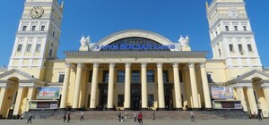 Фудкорты, банки, игровые зоны: часть Южного вокзала сдадут в аренду в августе