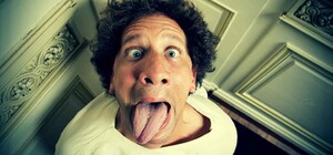 Стоял с горящей тряпкой на балконе: в днепрянина 