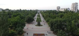 Полюбуйтесь: как выглядит парк Гагарина с высоты птичьего полета (видео)