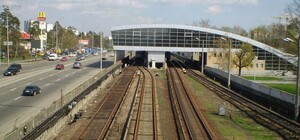 Разрезало надвое: несчастный случай парализовал движение метро