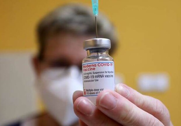 Кого в Харькове привьют американской вакциной от коронавируса Moderna. Фото: imag.one